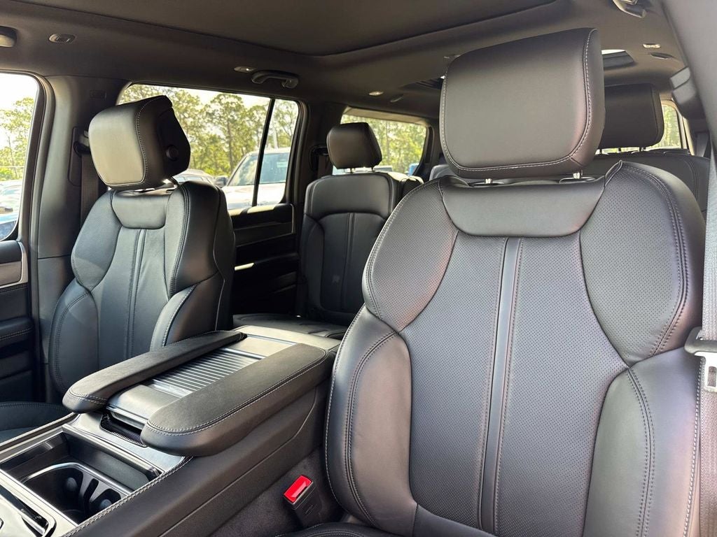 2026 Jeep Grand Wagoneer 4x2