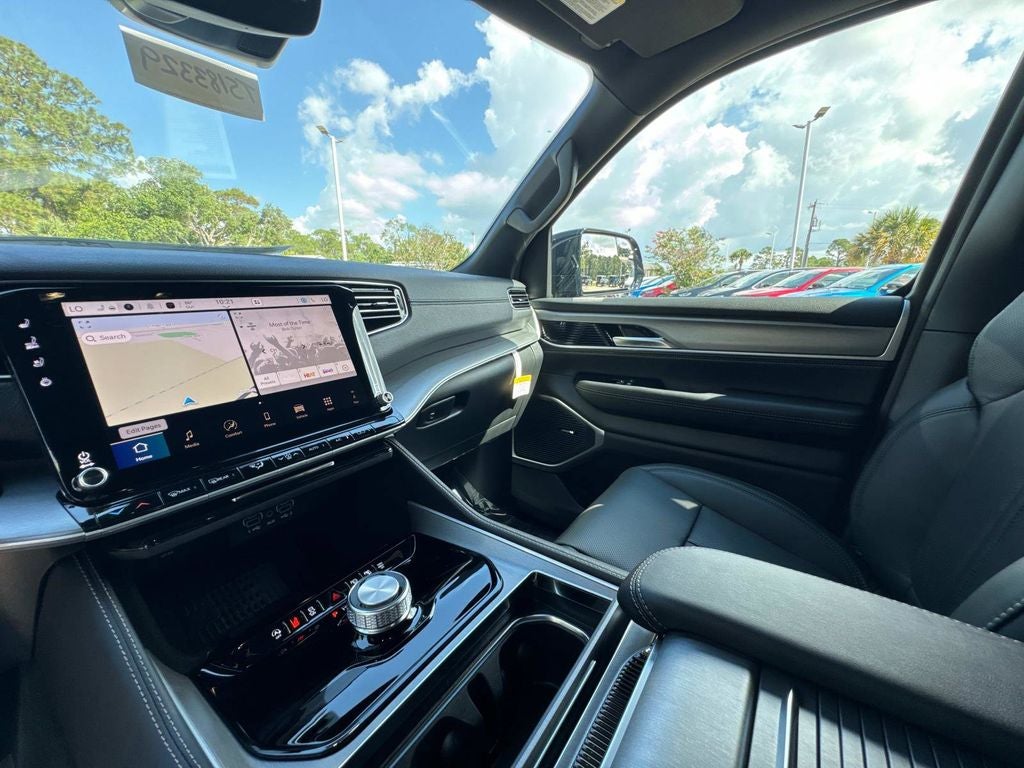 2026 Jeep Grand Wagoneer 4x2