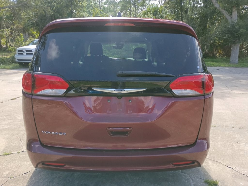 2023 Chrysler Voyager LX