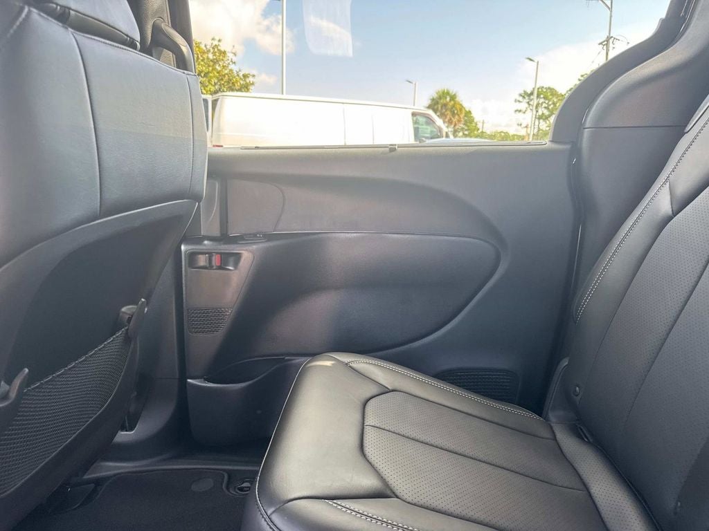 2026 Chrysler Voyager LX