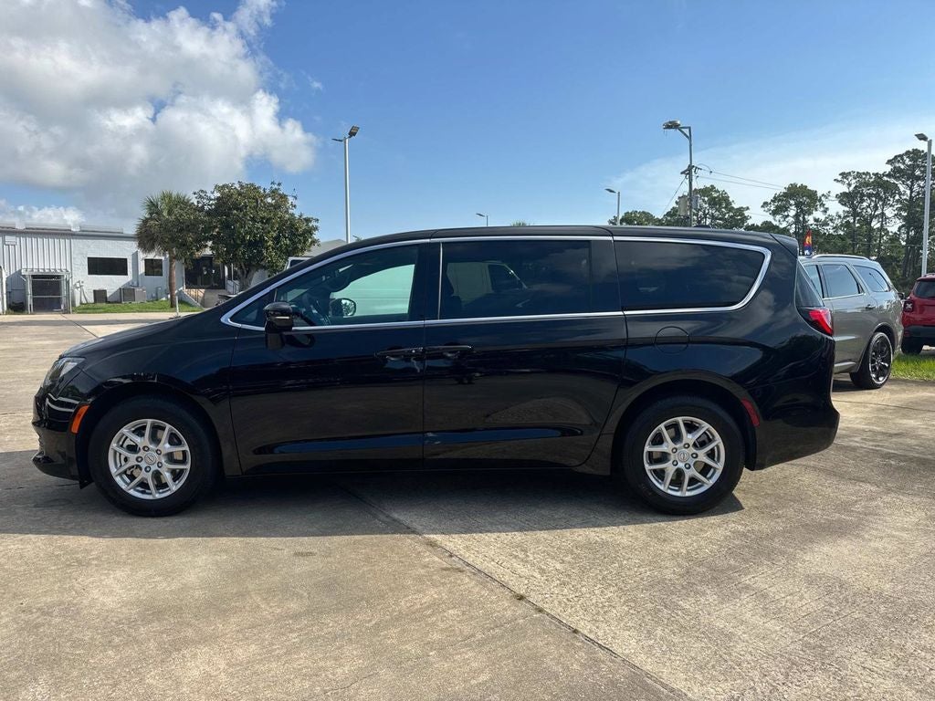 2026 Chrysler Voyager LX