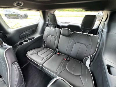 2027 Chrysler Pacifica Limited
