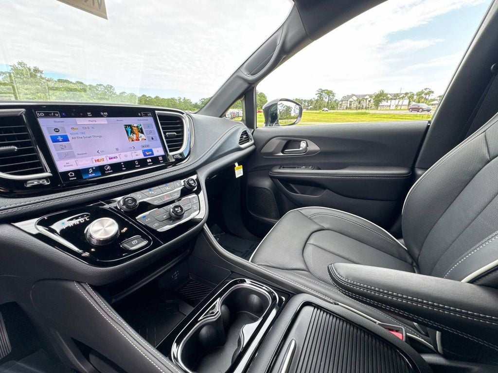 2027 Chrysler Pacifica Limited