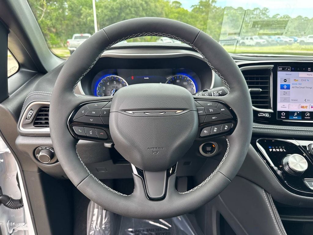 2027 Chrysler Pacifica Limited