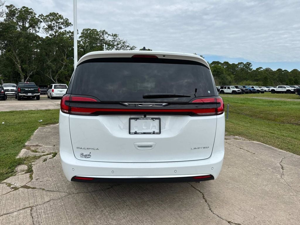 2027 Chrysler Pacifica Limited