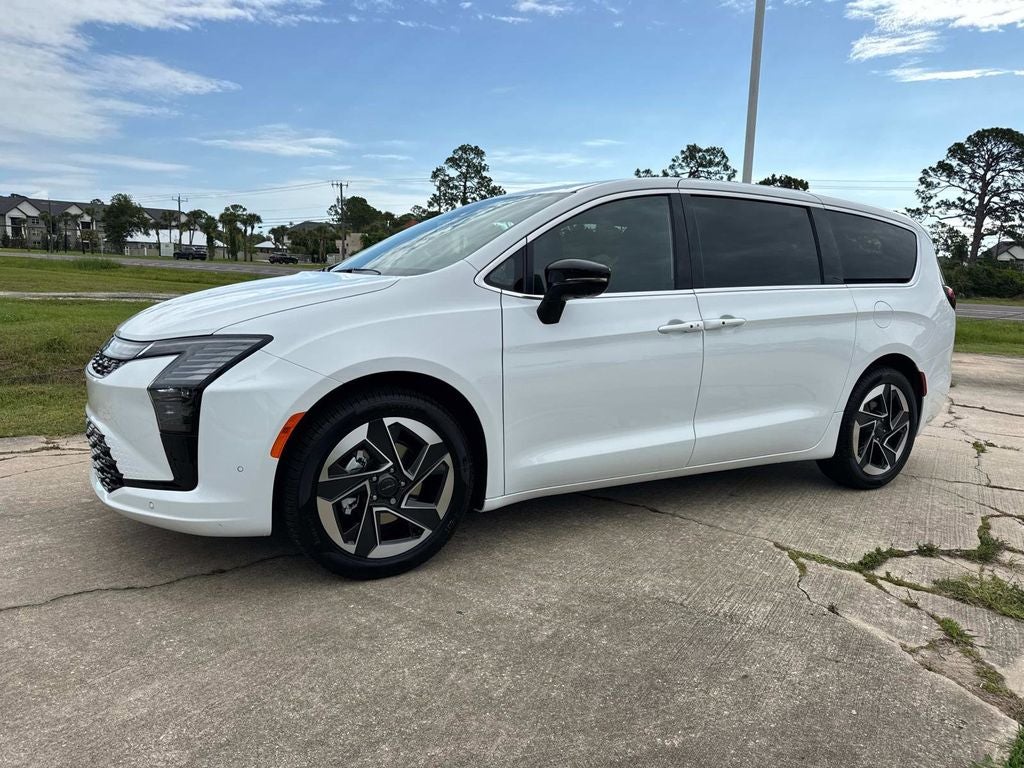 2027 Chrysler Pacifica Limited