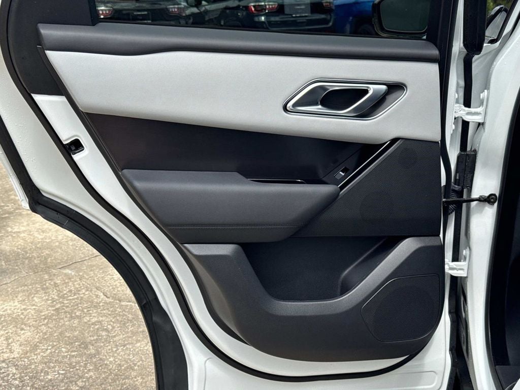 2026 Land Rover Range Rover Velar Dynamic SE