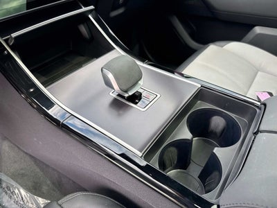 2026 Land Rover Range Rover Velar Dynamic SE