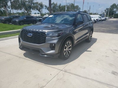2025 Ford Explorer ST-Line