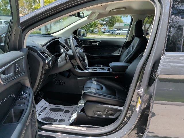 2021 Ford Edge Titanium