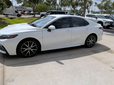 2022 Toyota Camry SE