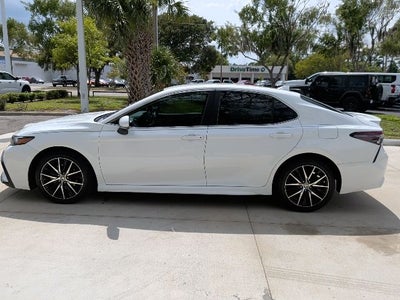 2022 Toyota Camry SE