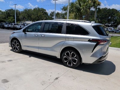 2025 Toyota Sienna Platinum 7 Passenger