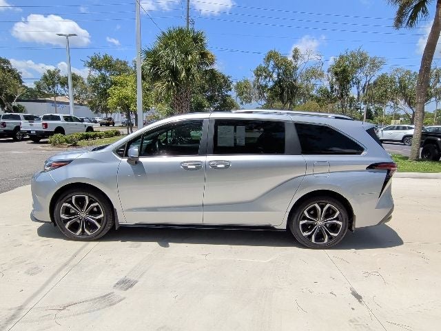 2025 Toyota Sienna Platinum 7 Passenger