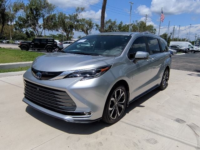 2025 Toyota Sienna Platinum 7 Passenger