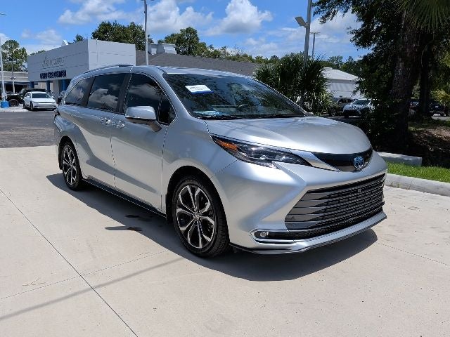 2025 Toyota Sienna Platinum 7 Passenger