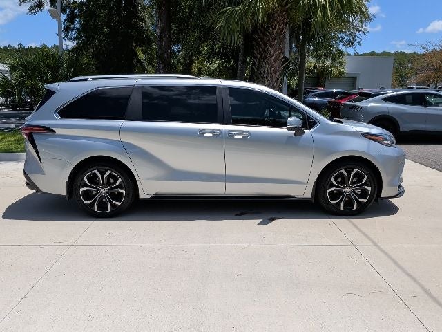 2025 Toyota Sienna Platinum 7 Passenger