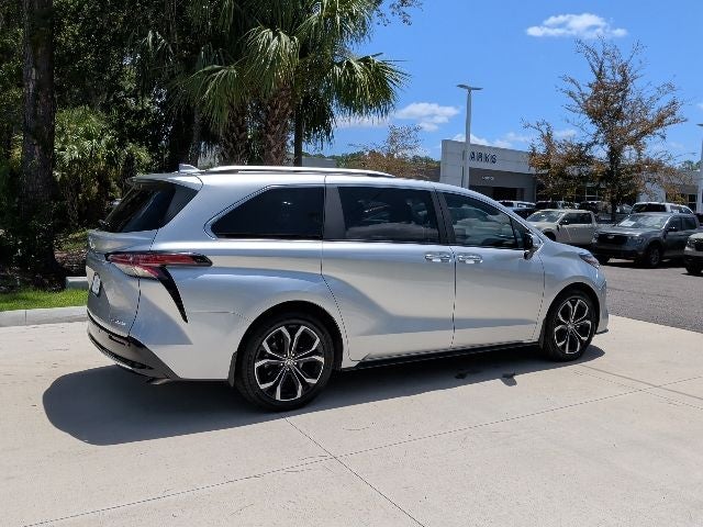 2025 Toyota Sienna Platinum 7 Passenger