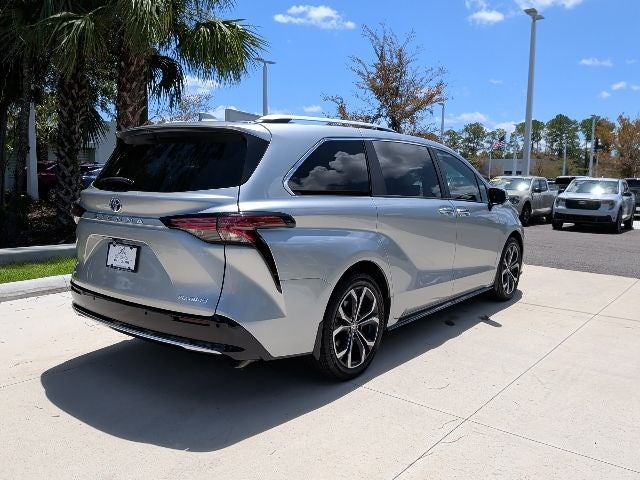 2025 Toyota Sienna Platinum 7 Passenger