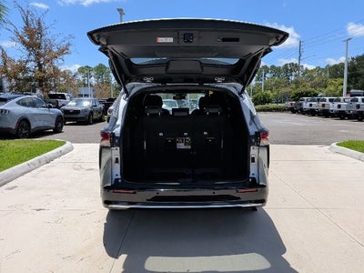2025 Toyota Sienna Platinum 7 Passenger