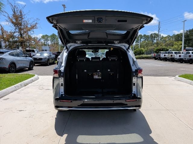 2025 Toyota Sienna Platinum 7 Passenger