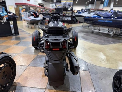 2025 Can-Am Canyon? Base
