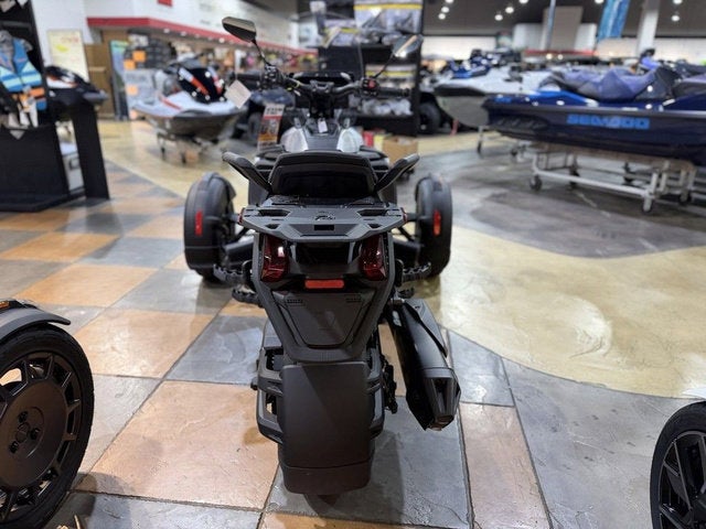 2025 Can-Am Canyon? Base