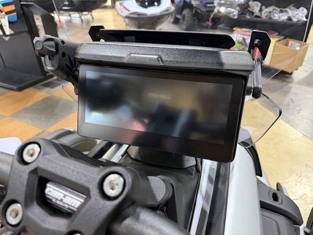 2025 Can-Am Canyon? Base