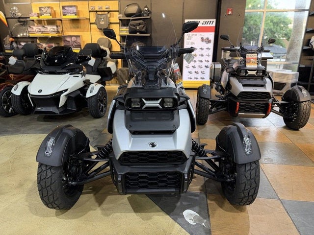 2025 Can-Am Canyon? Base