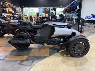 2025 Can-Am Canyon? Base