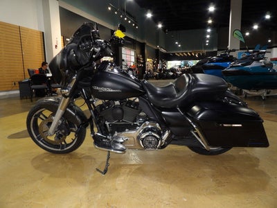 2014 Harley-Davidson FLHX - Street Glide Base