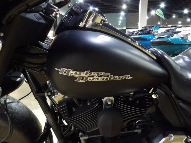 2014 Harley-Davidson FLHX - Street Glide Base