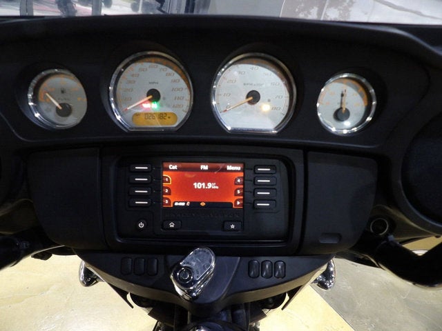 2014 Harley-Davidson FLHX - Street Glide Base