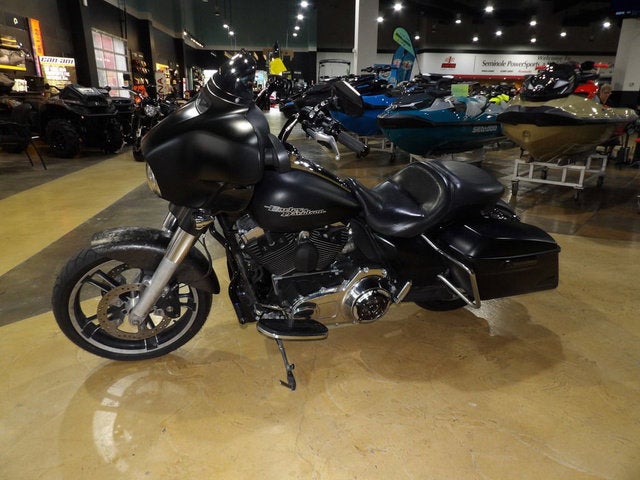 2014 Harley-Davidson FLHX - Street Glide Base