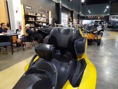2015 Can-Am RD SPYDER RT S 1330 ACE SE6 CY 15 Base
