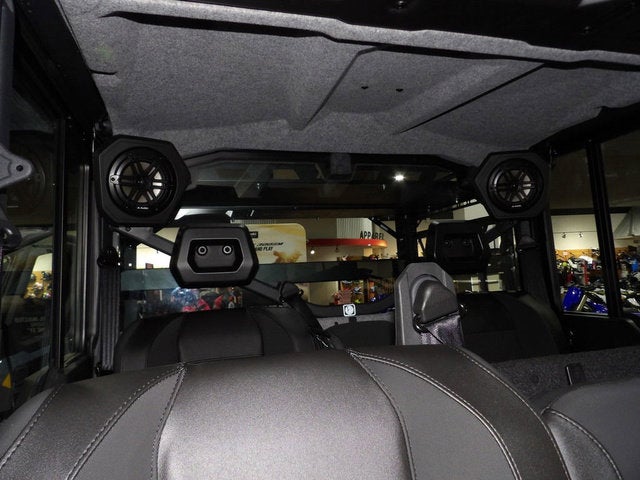 2026 Can-Am Defender MAX XT CAB HD11 With 10.25 in.display Base