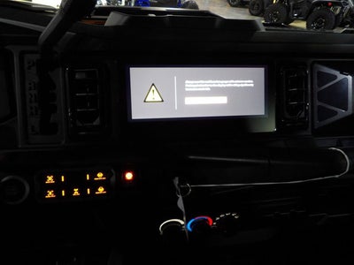 2026 Can-Am Defender MAX XT CAB HD11 With 10.25 in.display Base