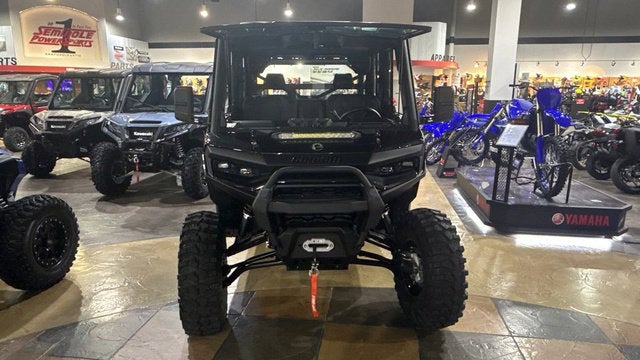 2026 Can-Am Defender MAX XT CAB HD11 With 10.25 in.display Base