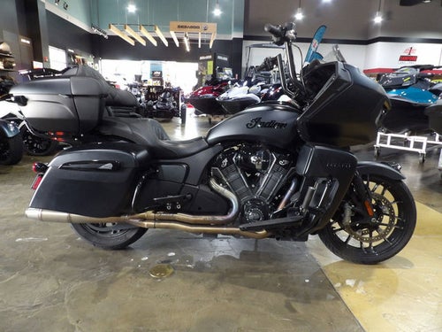 2023 Indian Pursuit Dark Horse with Premium Package Black Smok Base