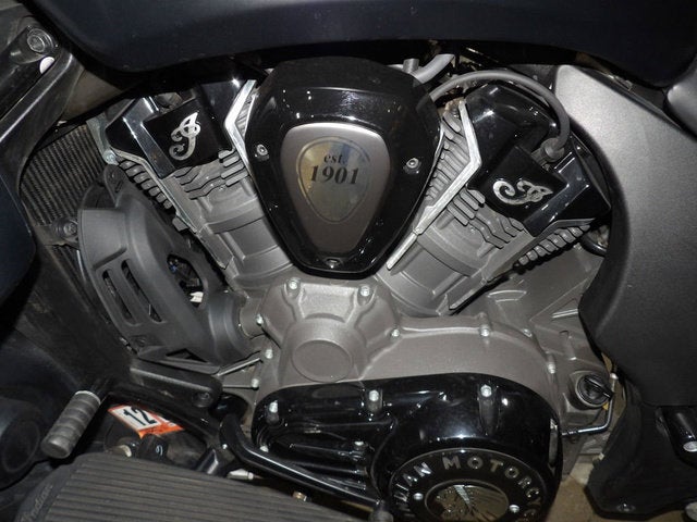 2023 Indian Pursuit Dark Horse with Premium Package Black Smok Base