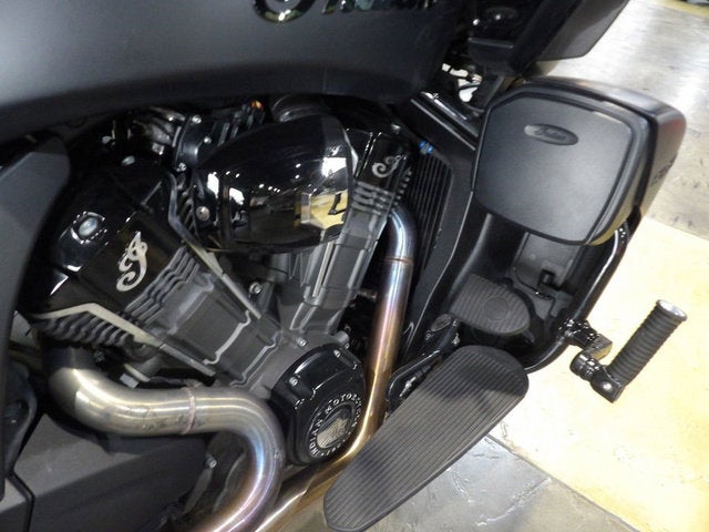 2023 Indian Pursuit Dark Horse with Premium Package Black Smok Base