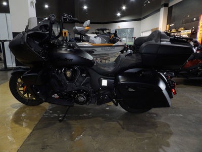 2023 Indian Pursuit Dark Horse with Premium Package Black Smok Base