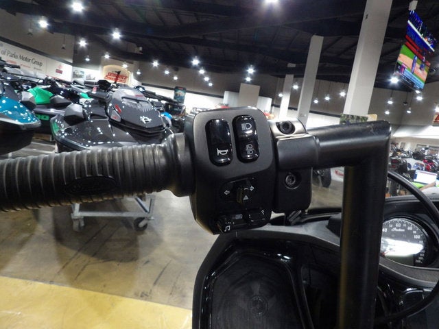 2023 Indian Pursuit Dark Horse with Premium Package Black Smok Base