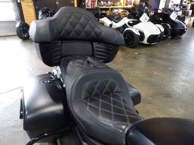 2023 Indian Pursuit Dark Horse with Premium Package Black Smok Base