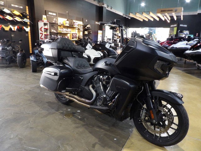 2023 Indian Pursuit Dark Horse with Premium Package Black Smok Base