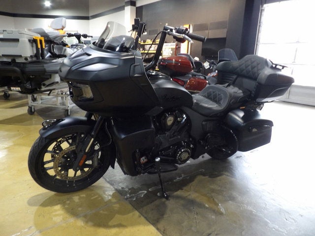 2023 Indian Pursuit Dark Horse with Premium Package Black Smok Base