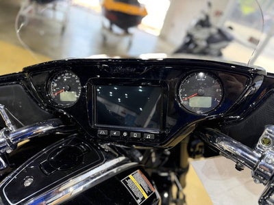2025 Indian Roadmaster PowerPlus Limited 112 w/PowerBand Blac Base