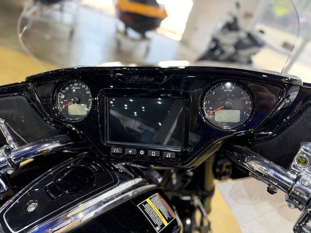 2025 Indian Roadmaster PowerPlus Limited 112 w/PowerBand Blac Base