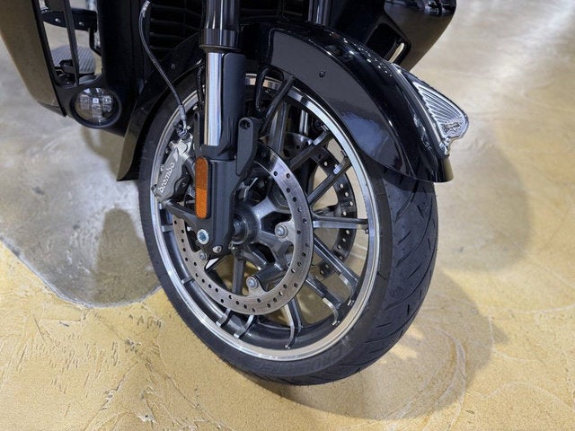 2025 Indian Roadmaster PowerPlus Limited 112 w/PowerBand Blac Base