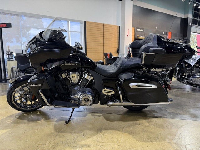 2025 Indian Roadmaster PowerPlus Limited 112 w/PowerBand Blac Base